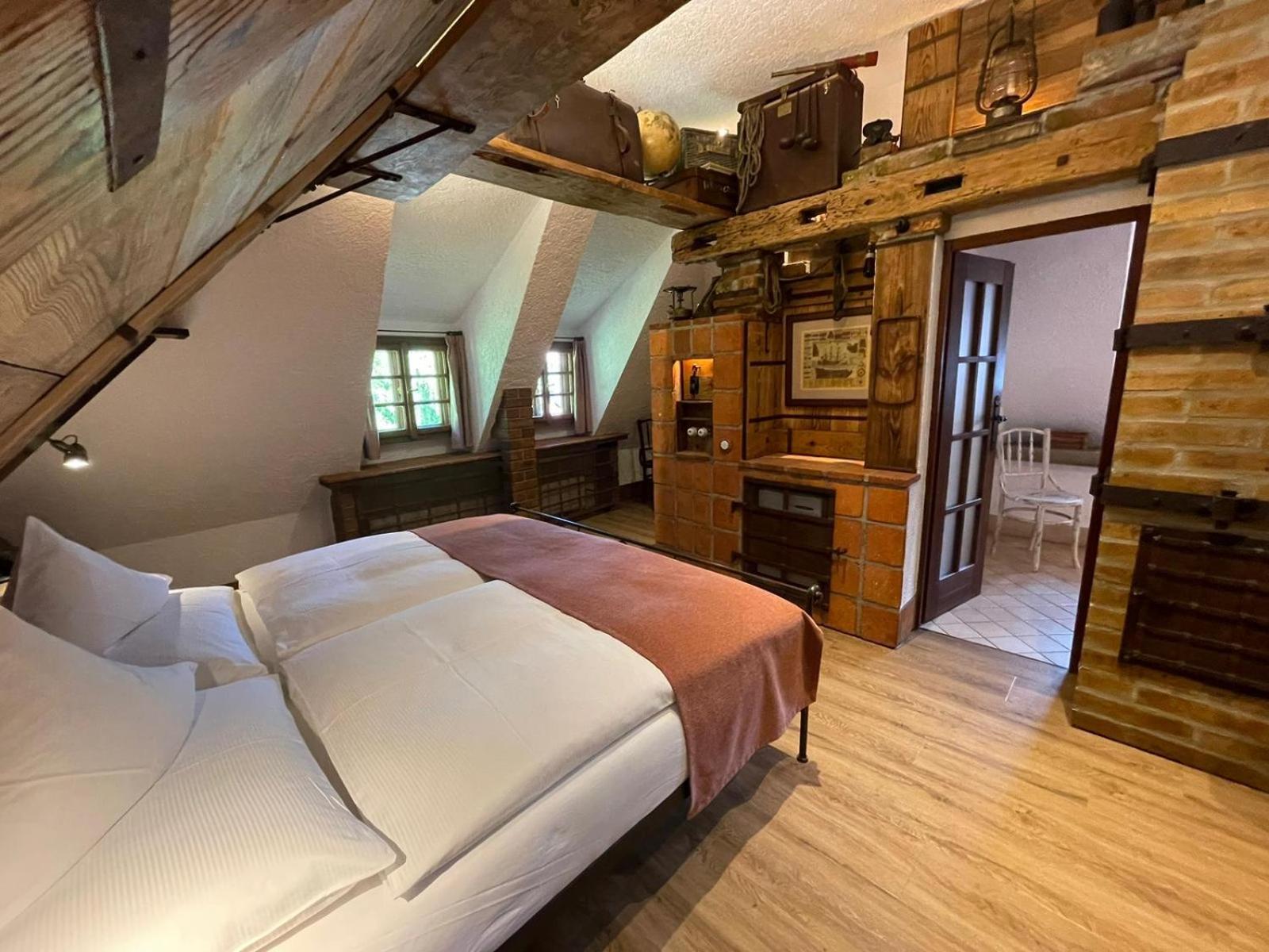 Romantik Hotel U Raka Прага Экстерьер фото
