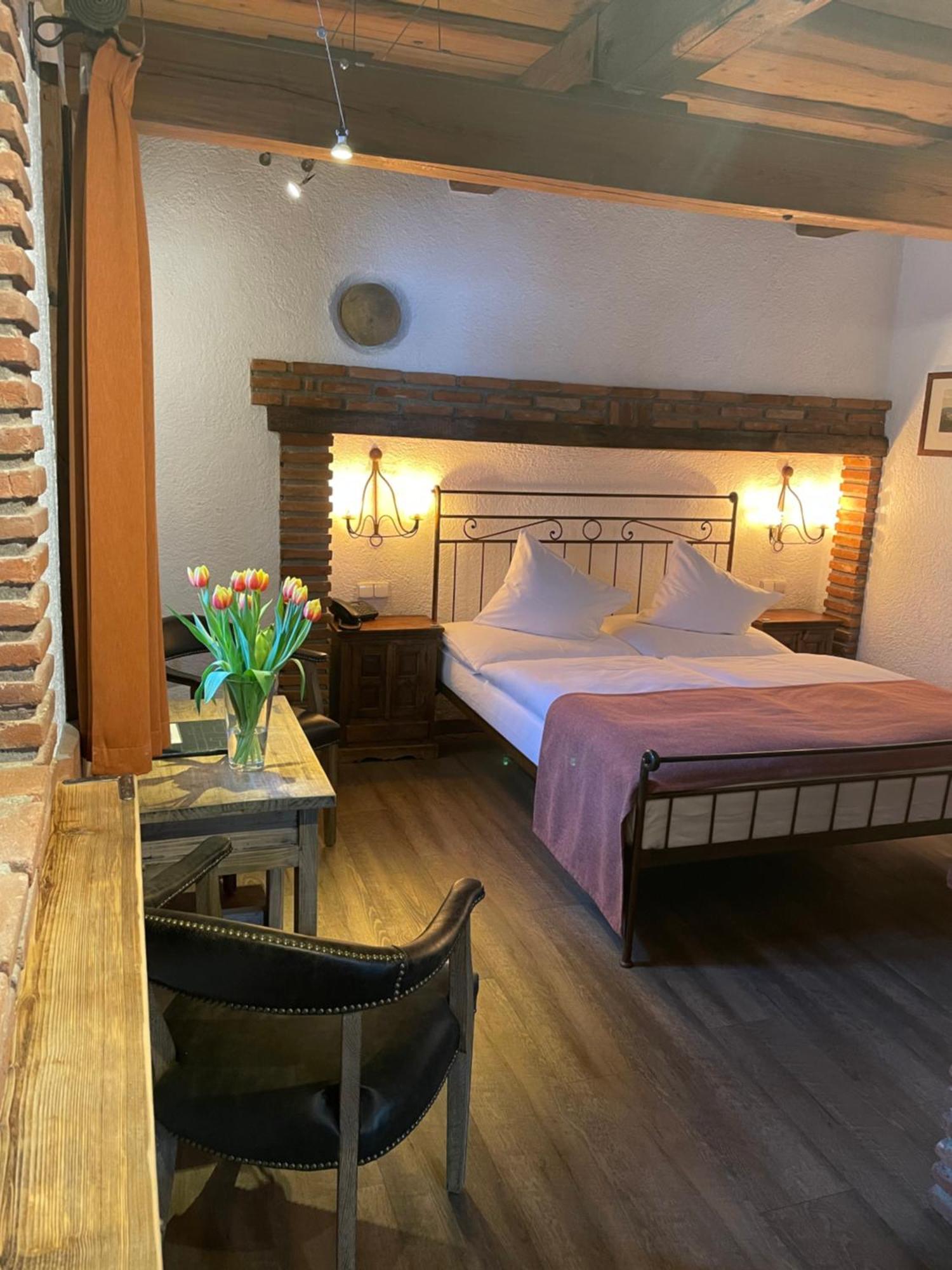 Romantik Hotel U Raka Прага Экстерьер фото