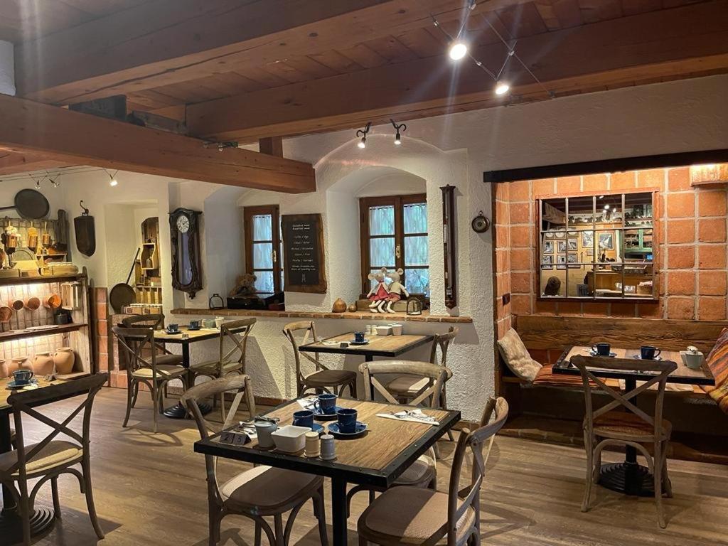 Romantik Hotel U Raka Прага Экстерьер фото