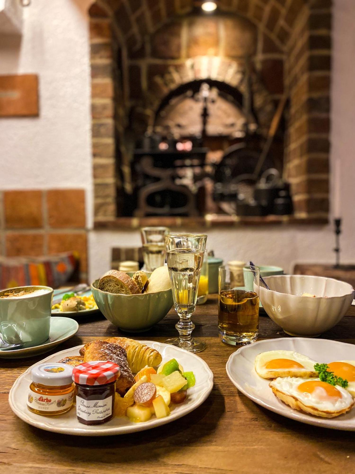 Romantik Hotel U Raka Прага Экстерьер фото