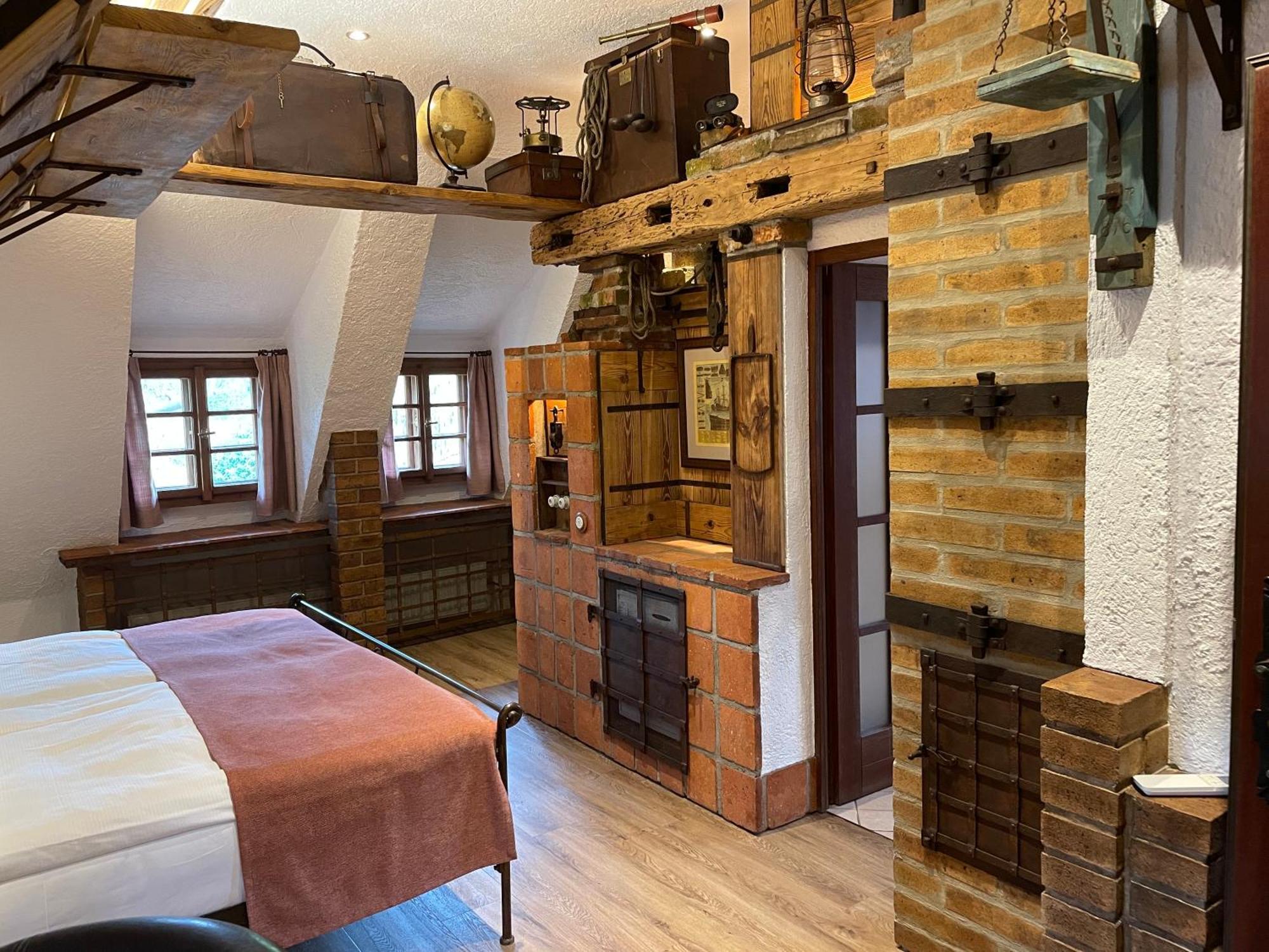 Romantik Hotel U Raka Прага Экстерьер фото