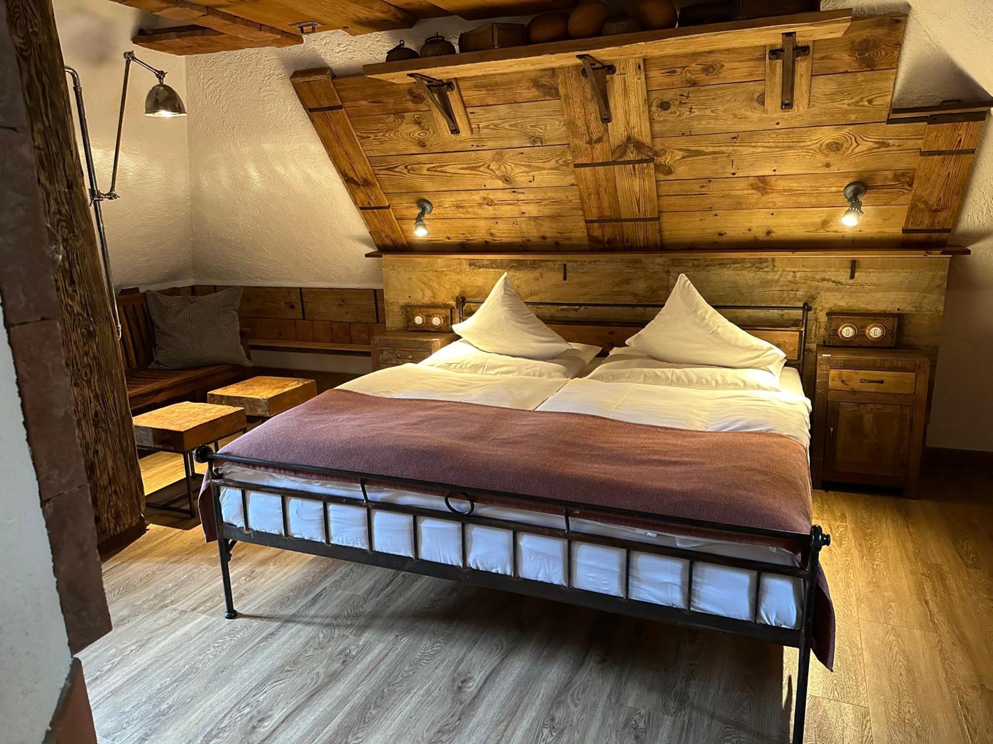 Romantik Hotel U Raka Прага Экстерьер фото