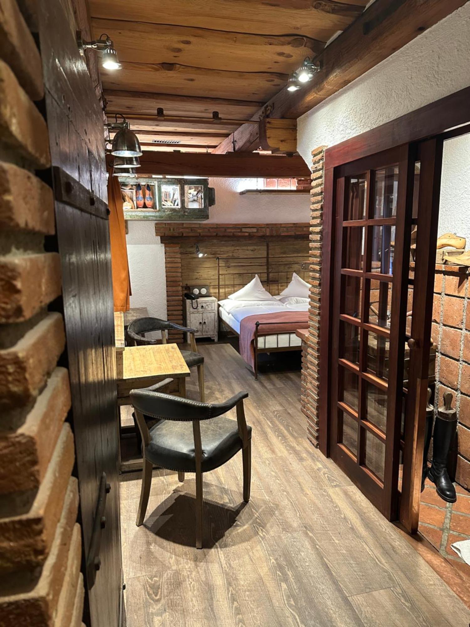 Romantik Hotel U Raka Прага Экстерьер фото